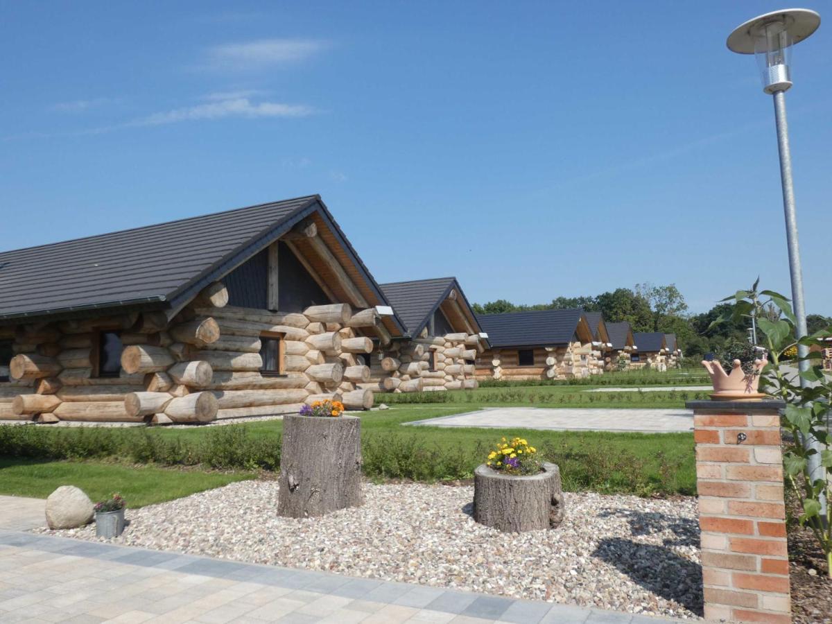 Naturstammhaus Tollensesee Groß Nemerow Exterior foto