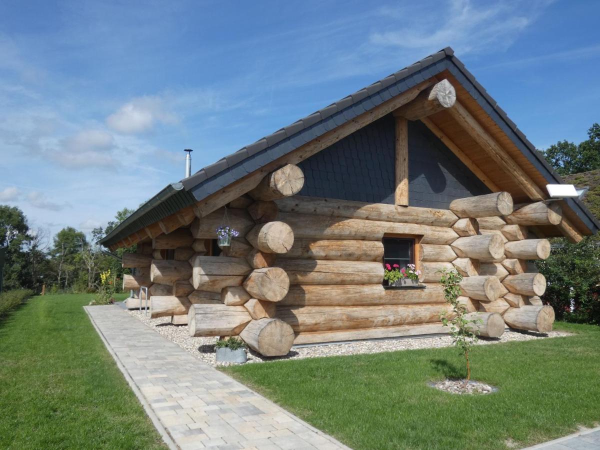 Naturstammhaus Tollensesee Groß Nemerow Exterior foto
