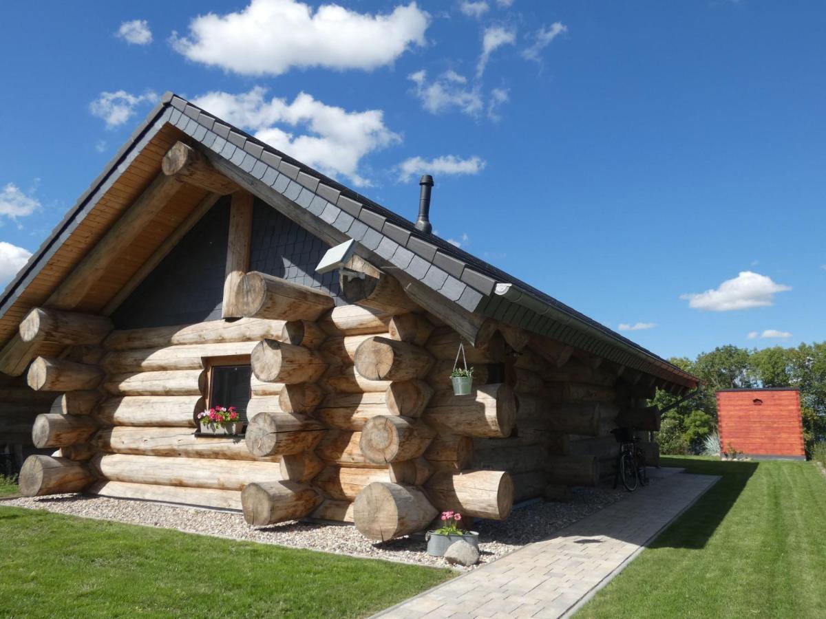 Naturstammhaus Tollensesee Groß Nemerow Exterior foto