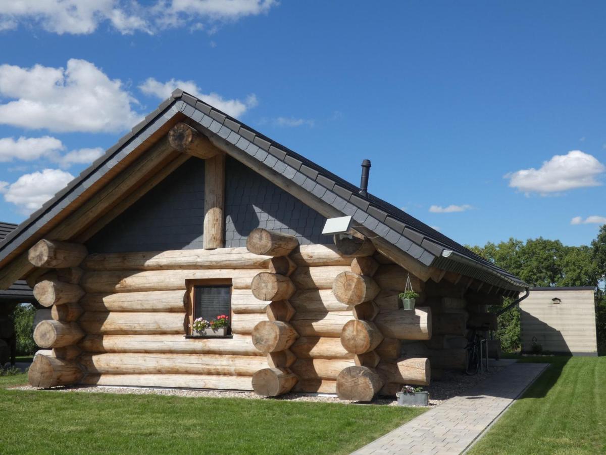 Naturstammhaus Tollensesee Groß Nemerow Exterior foto